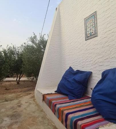 Typique Appartement Houmt Souk  Exteriör bild